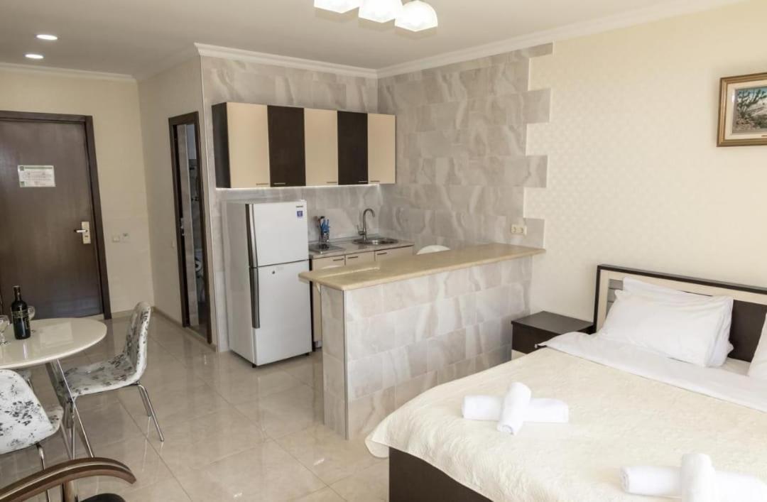 Apartment Orbi Lux Батуми Экстерьер фото