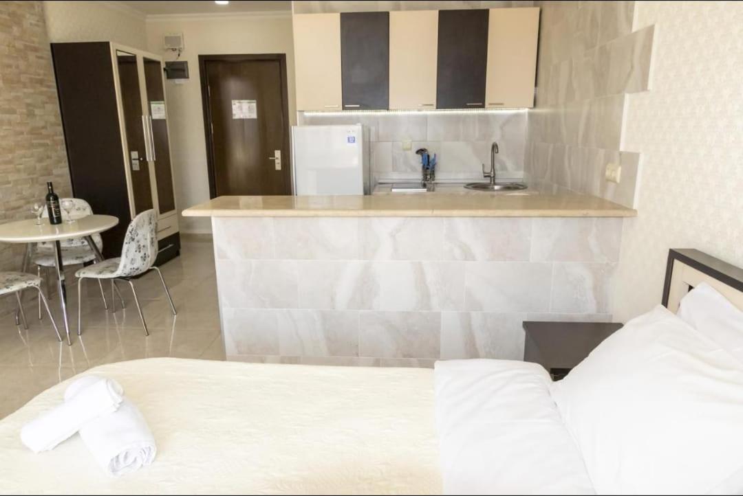 Apartment Orbi Lux Батуми Экстерьер фото